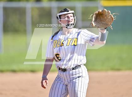 Thumbnail 3 in Delta vs. Daleville (Delaware County Tournament Semifinal) photogallery.