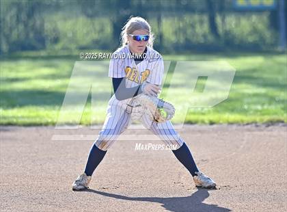 Thumbnail 1 in Delta vs. Daleville (Delaware County Tournament Semifinal) photogallery.