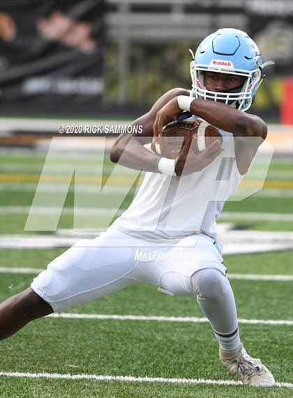 Thumbnail 2 in Clover vs Dorman (Scrimmage) photogallery.