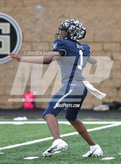 Thumbnail 3 in Clover vs Dorman (Scrimmage) photogallery.