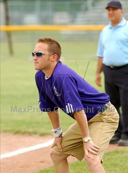 Thumbnail 1 in Hoosick Falls vs Rhinebeck (NYSPHSAA Class C Semifinal) photogallery.