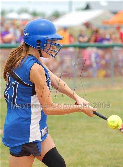 Thumbnail 2 in Hoosick Falls vs Rhinebeck (NYSPHSAA Class C Semifinal) photogallery.