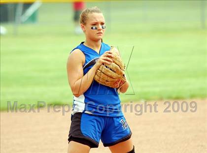 Thumbnail 1 in Hoosick Falls vs Rhinebeck (NYSPHSAA Class C Semifinal) photogallery.
