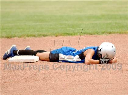 Thumbnail 3 in Hoosick Falls vs Rhinebeck (NYSPHSAA Class C Semifinal) photogallery.
