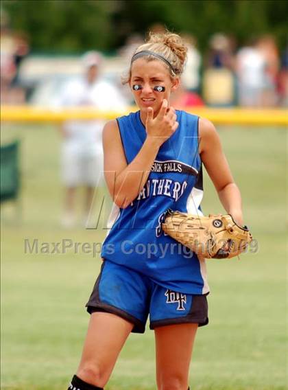 Thumbnail 1 in Hoosick Falls vs Rhinebeck (NYSPHSAA Class C Semifinal) photogallery.