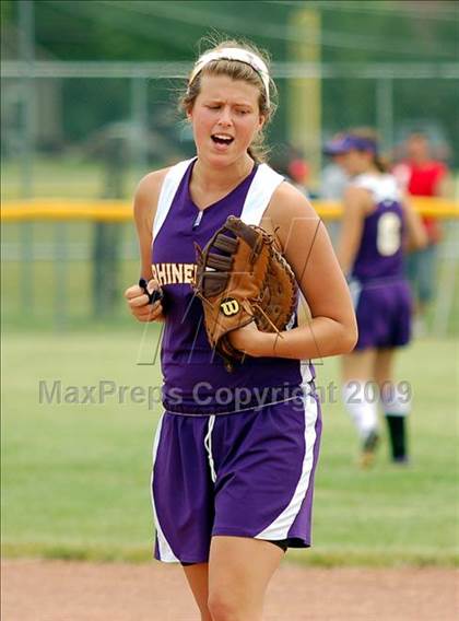 Thumbnail 3 in Hoosick Falls vs Rhinebeck (NYSPHSAA Class C Semifinal) photogallery.