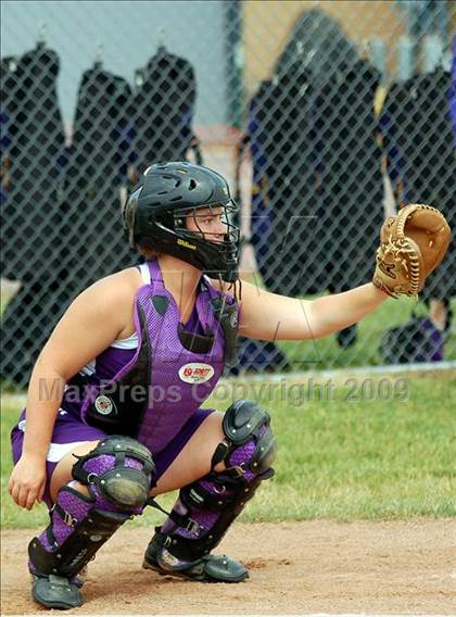 Thumbnail 2 in Hoosick Falls vs Rhinebeck (NYSPHSAA Class C Semifinal) photogallery.