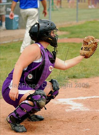 Thumbnail 1 in Hoosick Falls vs Rhinebeck (NYSPHSAA Class C Semifinal) photogallery.