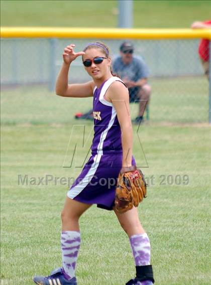 Thumbnail 2 in Hoosick Falls vs Rhinebeck (NYSPHSAA Class C Semifinal) photogallery.