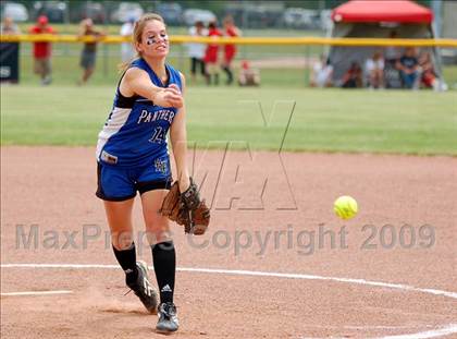 Thumbnail 3 in Hoosick Falls vs Rhinebeck (NYSPHSAA Class C Semifinal) photogallery.