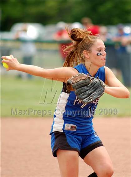 Thumbnail 2 in Hoosick Falls vs Rhinebeck (NYSPHSAA Class C Semifinal) photogallery.
