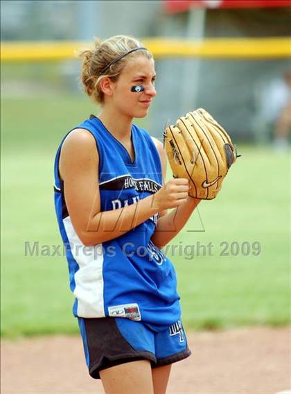 Thumbnail 1 in Hoosick Falls vs Rhinebeck (NYSPHSAA Class C Semifinal) photogallery.