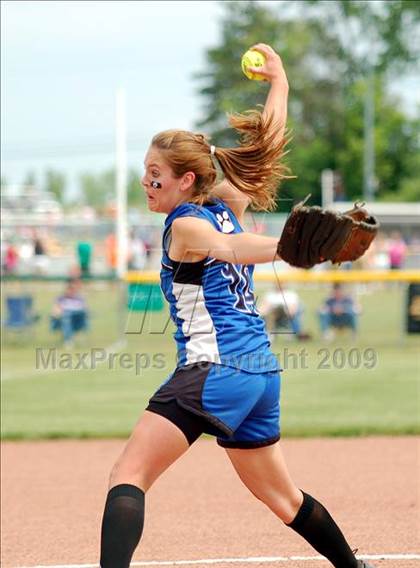 Thumbnail 3 in Hoosick Falls vs Rhinebeck (NYSPHSAA Class C Semifinal) photogallery.