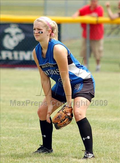 Thumbnail 2 in Hoosick Falls vs Rhinebeck (NYSPHSAA Class C Semifinal) photogallery.