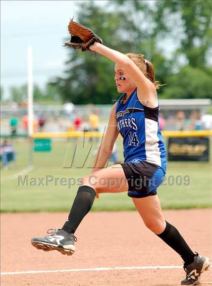 Thumbnail 2 in Hoosick Falls vs Rhinebeck (NYSPHSAA Class C Semifinal) photogallery.