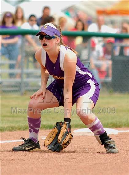 Thumbnail 1 in Hoosick Falls vs Rhinebeck (NYSPHSAA Class C Semifinal) photogallery.