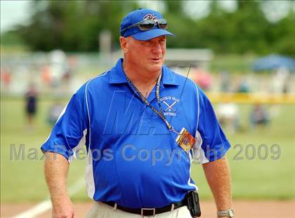 Thumbnail 3 in Hoosick Falls vs Rhinebeck (NYSPHSAA Class C Semifinal) photogallery.