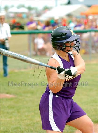 Thumbnail 3 in Hoosick Falls vs Rhinebeck (NYSPHSAA Class C Semifinal) photogallery.