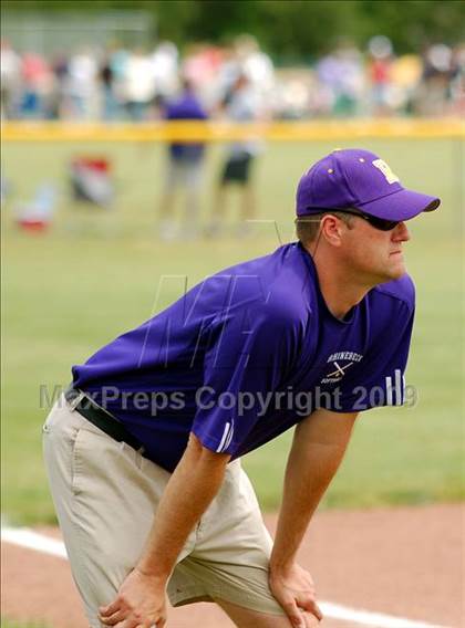 Thumbnail 1 in Hoosick Falls vs Rhinebeck (NYSPHSAA Class C Semifinal) photogallery.