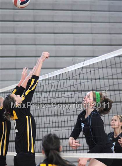 Thumbnail 3 in Assumption vs. El Dorado (2010 Durango Fall Classic) photogallery.