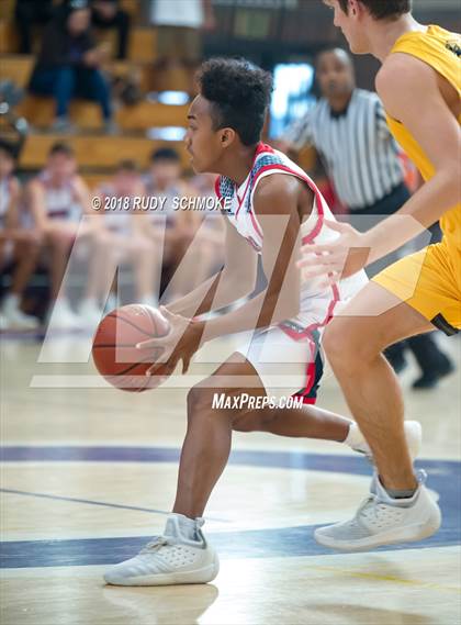Thumbnail 2 in Temecula Valley vs. Christian photogallery.