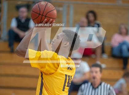 Thumbnail 2 in Temecula Valley vs. Christian photogallery.