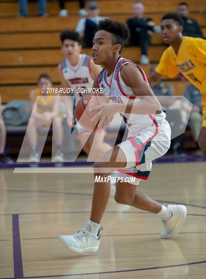 Thumbnail 2 in Temecula Valley vs. Christian photogallery.