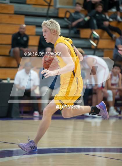 Thumbnail 3 in Temecula Valley vs. Christian photogallery.