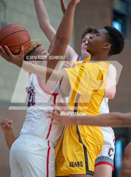 Thumbnail 2 in Temecula Valley vs. Christian photogallery.