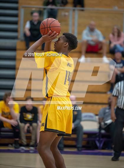 Thumbnail 2 in Temecula Valley vs. Christian photogallery.