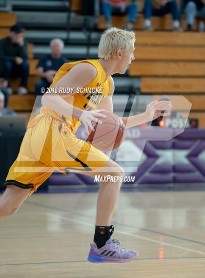 Thumbnail 3 in Temecula Valley vs. Christian photogallery.
