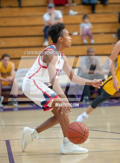 Thumbnail 2 in Temecula Valley vs. Christian photogallery.