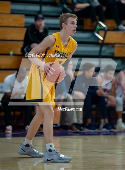 Thumbnail 3 in Temecula Valley vs. Christian photogallery.