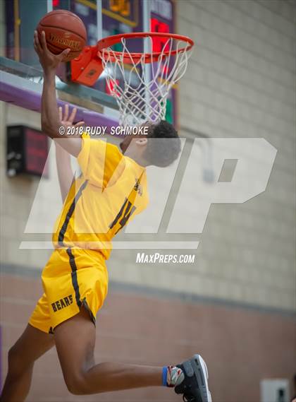 Thumbnail 2 in Temecula Valley vs. Christian photogallery.