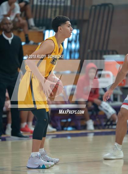 Thumbnail 2 in Temecula Valley vs. Christian photogallery.