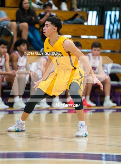 Thumbnail 2 in Temecula Valley vs. Christian photogallery.