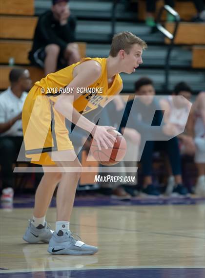 Thumbnail 3 in Temecula Valley vs. Christian photogallery.