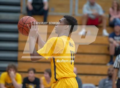 Thumbnail 3 in Temecula Valley vs. Christian photogallery.