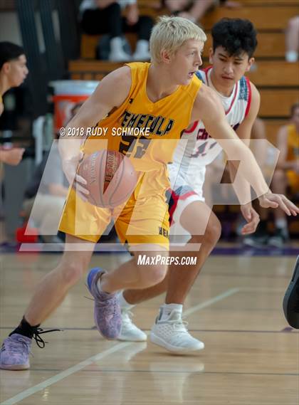 Thumbnail 3 in Temecula Valley vs. Christian photogallery.