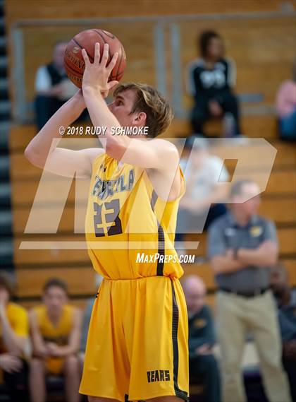 Thumbnail 3 in Temecula Valley vs. Christian photogallery.