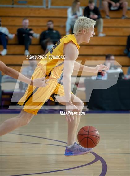 Thumbnail 2 in Temecula Valley vs. Christian photogallery.