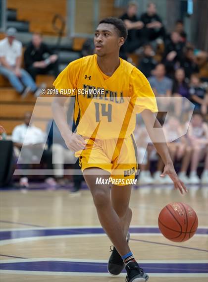 Thumbnail 3 in Temecula Valley vs. Christian photogallery.