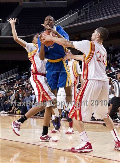 Thumbnail 1 in Crenshaw vs. Taft (CIF LA City Section D1 Playoffs) photogallery.