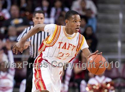 Thumbnail 2 in Crenshaw vs. Taft (CIF LA City Section D1 Playoffs) photogallery.