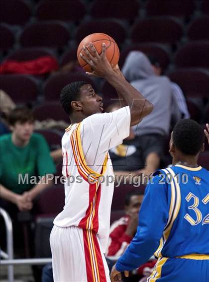 Thumbnail 2 in Crenshaw vs. Taft (CIF LA City Section D1 Playoffs) photogallery.
