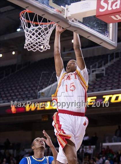 Thumbnail 1 in Crenshaw vs. Taft (CIF LA City Section D1 Playoffs) photogallery.