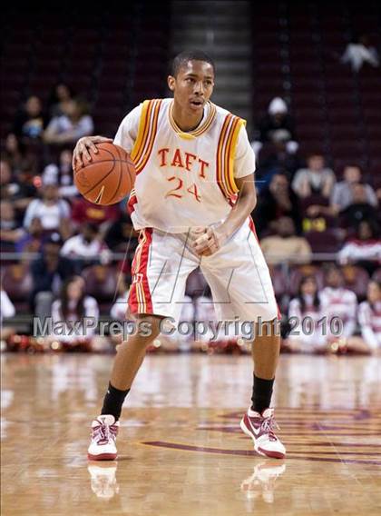 Thumbnail 3 in Crenshaw vs. Taft (CIF LA City Section D1 Playoffs) photogallery.
