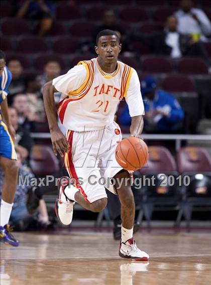 Thumbnail 3 in Crenshaw vs. Taft (CIF LA City Section D1 Playoffs) photogallery.