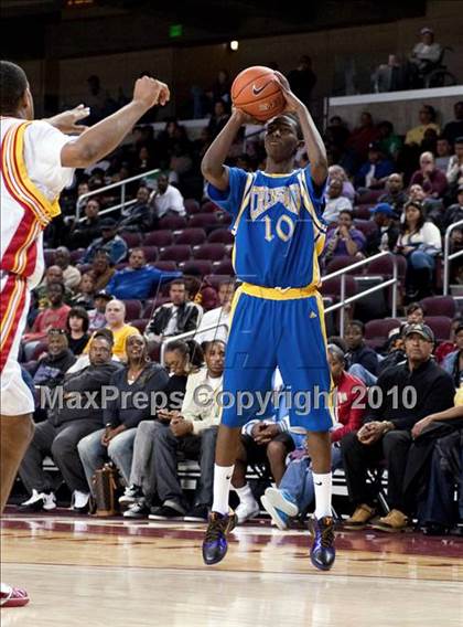 Thumbnail 3 in Crenshaw vs. Taft (CIF LA City Section D1 Playoffs) photogallery.