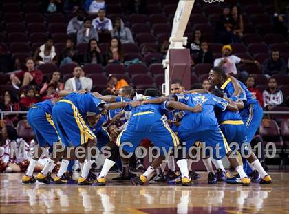 Thumbnail 1 in Crenshaw vs. Taft (CIF LA City Section D1 Playoffs) photogallery.